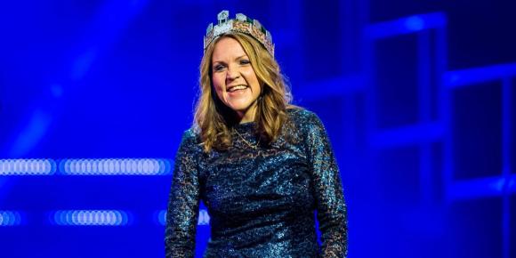 Coron yr Eisteddfod i Catrin Dafydd
