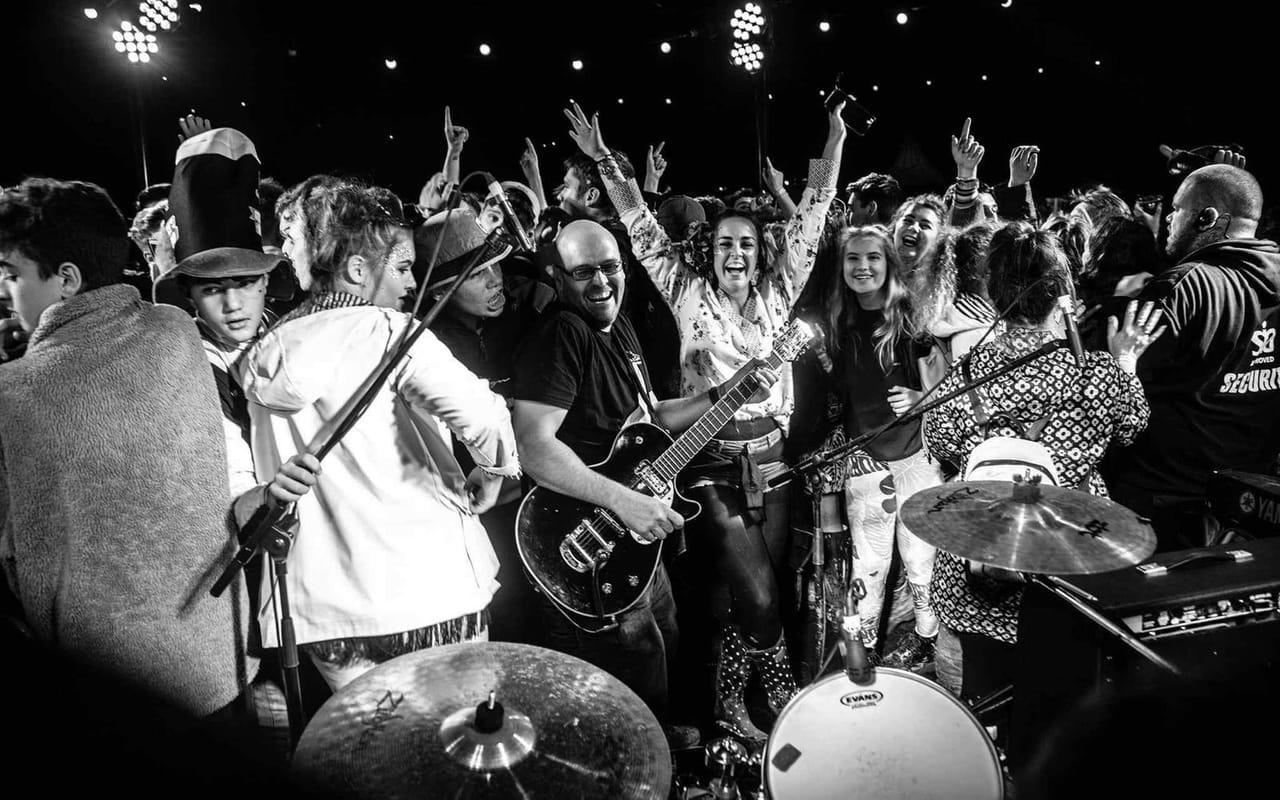 Anweledig yn Festival No.6, 2018